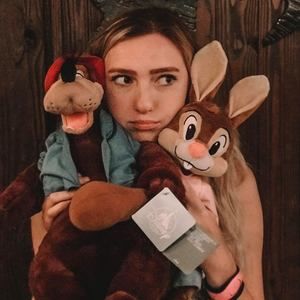 Meet your Posher, Alexandra